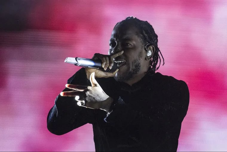 Kendrick Lamar, on stage at the Coachella Valley Music and Arts Festival in Indio, Calif. in 2017. (Brian van der Brug/Los Angeles Times/TNS)