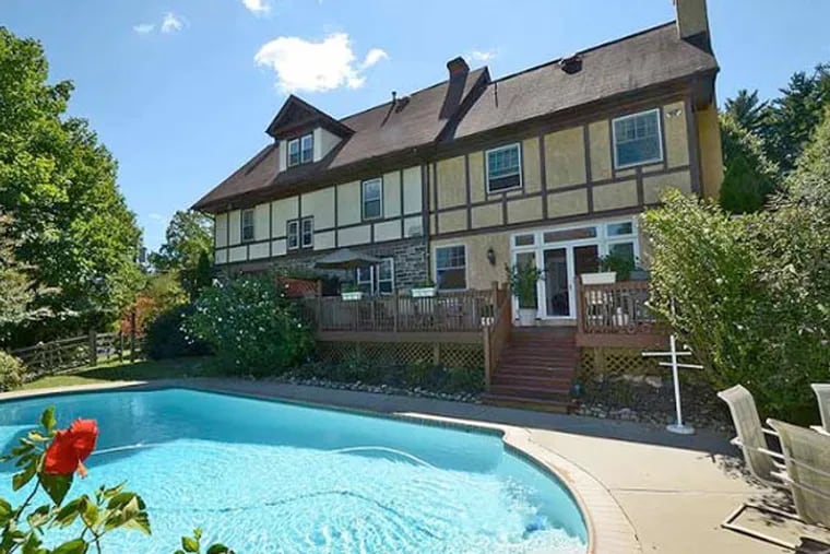 Five-bedroom Tudor located within a 6 minute drive from Merion Golf course with heated swimming pool. (US Golf Rentals Listing #800)