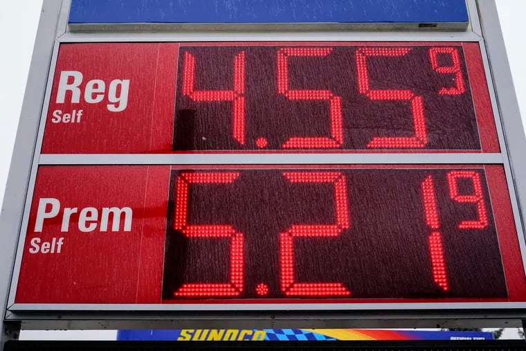 7 ways to spend less money on gas