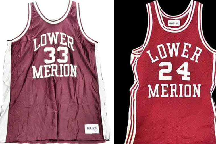 This image provided by Goldin Auctions on Friday, May 3, 2013, shows Lower Merion High School basketball jerseys worn by Los Angeles Lakers star Kobe Bryant. Goldin Auctions is suing for the right to sell the stuff after the NBA star's lawyers wrote the firm to say it could not. (AP photo)