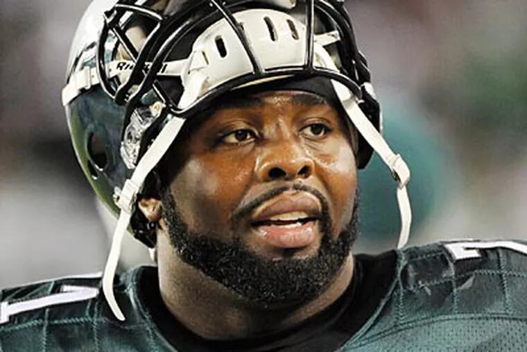 Jason Peters injured himself on March 27 while working out in Texas. (Clem Murray/Staff file photo)
