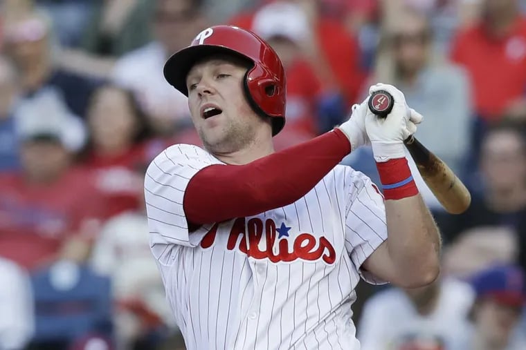 A painful month at the plate got even worse for Phillies left fielder Rhys Hoskins when he fouled a ball off his face Monday night in Dodger Stadium.
