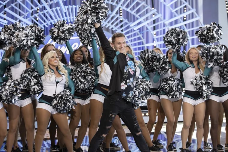 Eagles cheerleader Kyle Tanguay auditions for American Idol with the help of the Eagles cheerleaders.