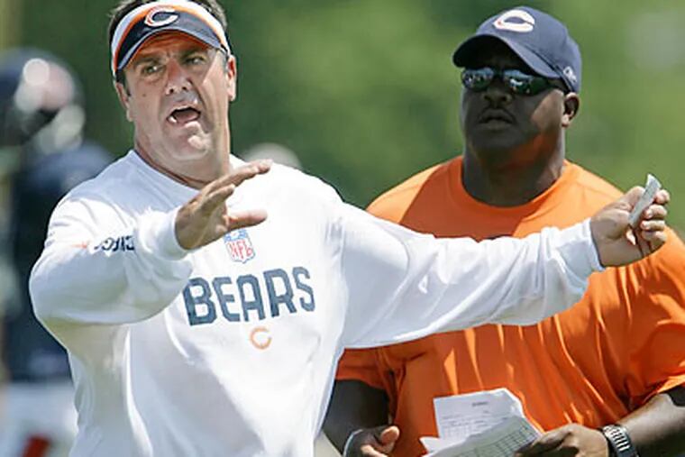 Bears linebackers coach Bob Babich is a candidate to become the Eagles' defensive coordinator. (M. Spencer Green/AP file photo)