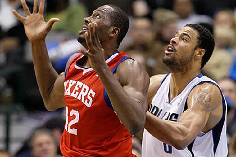 Elton Brand had nine rebounds Friday night against the Mavericks. (AP Photo/Tony Gutierrez)