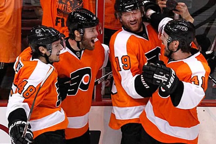 The Flyers beat the Bruins in four-straight games during last year's Stanley Cup run. (Ron Cortes/Staff Photographer)
