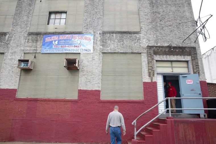 Casa De Amor Manto De Gloria, 2080 Castor Ave. Now a shuttered “recovery” house. ( JESSICA GRIFFIN / Staff Photographer)