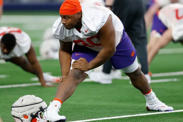 Dexter Lawrence might become the Eagles' newest defensive tackle.