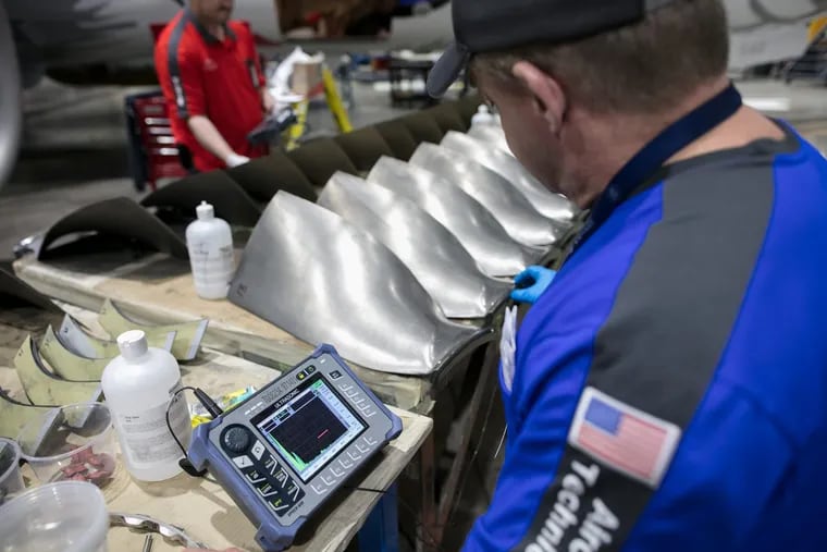 Southwest technicians perform ultrasonic inspections of engine fan blades like the one that broke off in Flight 130 last week.