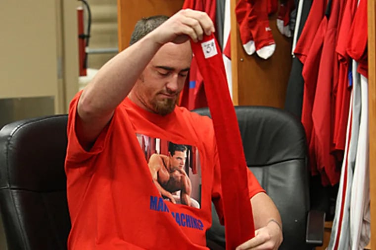 Phillie's Brett Myers, wearing the tee shirt featuring Pat Burrell left in player's lockers during spring training. (David M Warren / Inquirer)