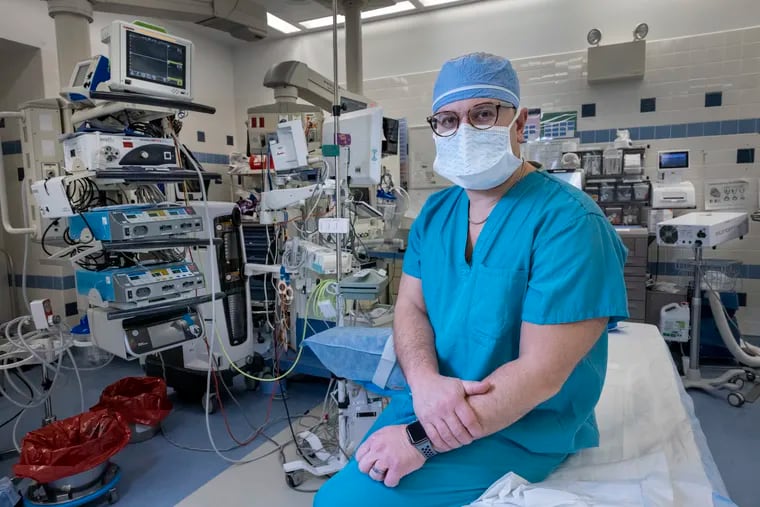 Surgeon Adam Bodzin ran more than half a mile to pick up a liver for a transplant surgery at Thomas Jefferson University Hospital on Nov. 19. The driver attempting to deliver the organ was unable to find his way around road closures for Philadelphia Marathon weekend.