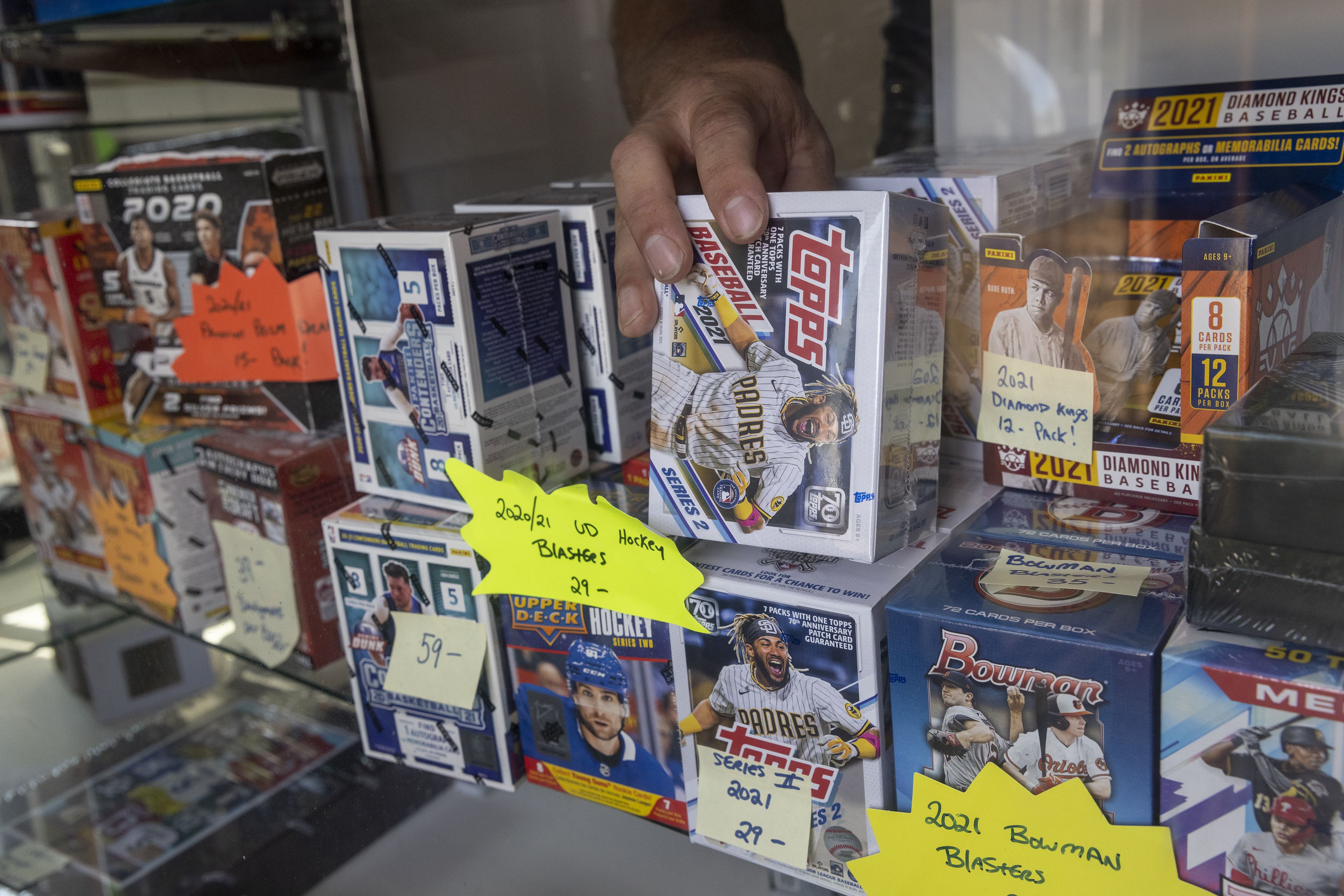 The pandemic reestablished interest in sports cards, here's where to buy sports  cards in Philly.