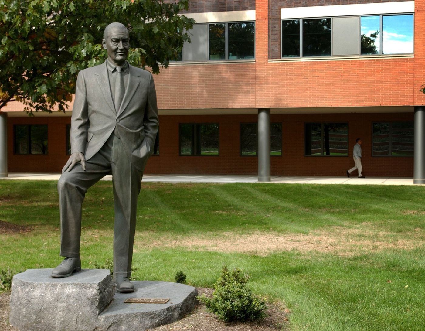 The life size statue of John Bogle, the founder of the Vanguard Group, is shown Oct. 20, 2005, at the headquarters in Malvern, Pennsylvania. Bogle, then 76, had written his fifth book, The Battle for the Soul of Capitalism.