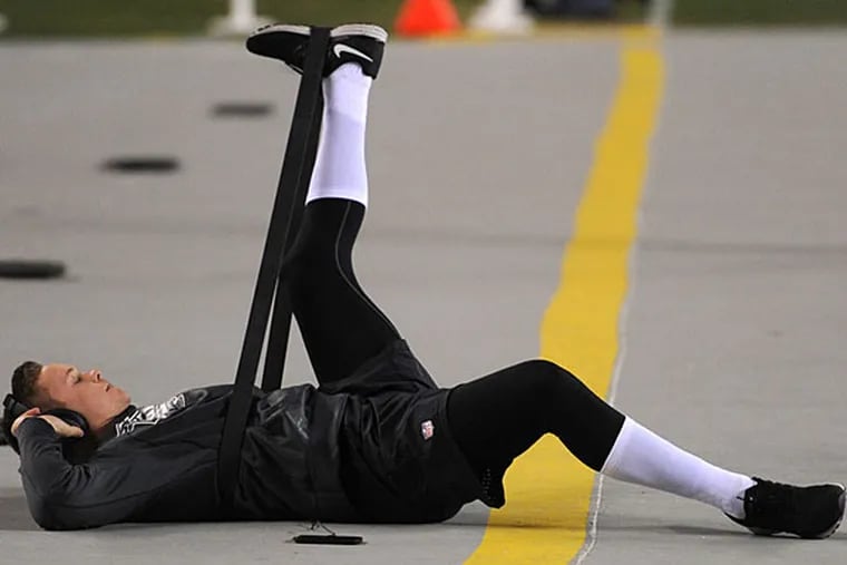 Eagles kicker Cody Parkey stretches.  (Clem Murray/Staff Photographer)