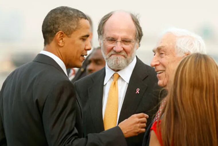 New Jersey Gov. Jon Corzine (center) discusses matters with President Obama and U.S. Sen. Frank Lautenberg. (AP Photo)