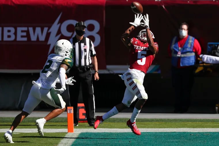 Temple wide receiver Jadan Blue catches the ball for a touchdown in the second quarter.