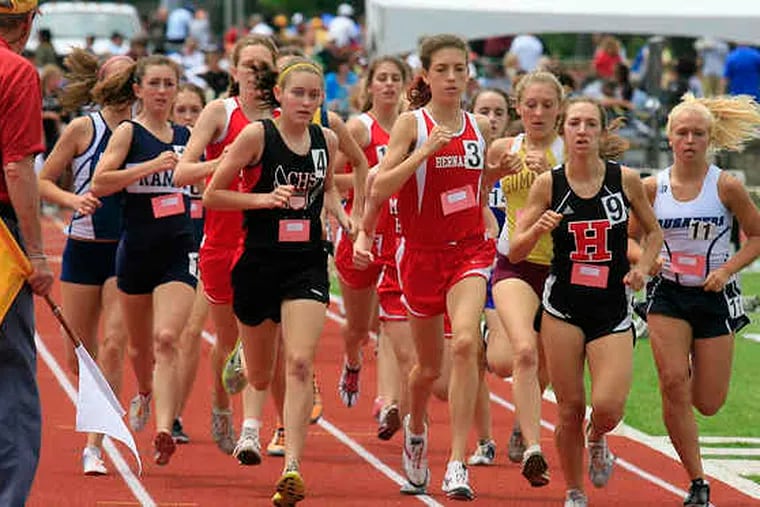 Haddonfield's Mia Spinelli (9) is amid a pack of Group 2 runners at the start of the 3,200.