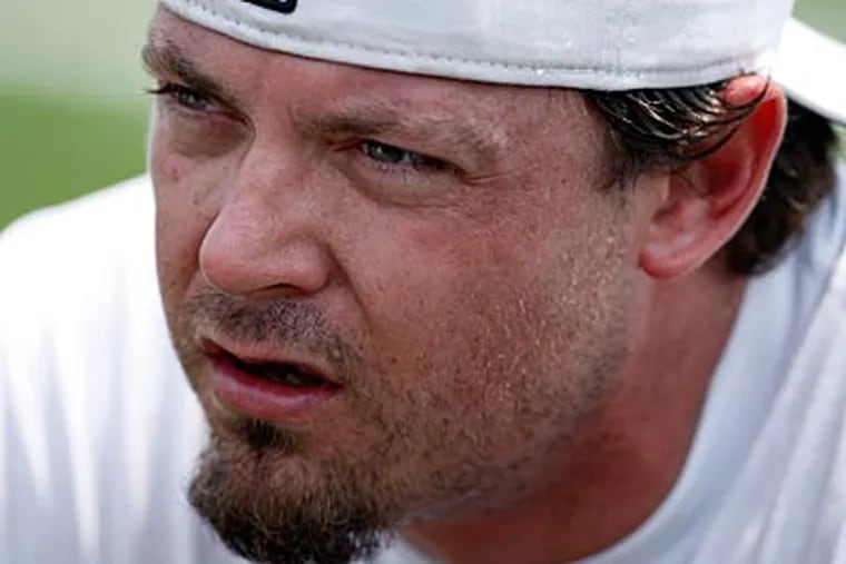Kevin Kolb joined the Eagles’ informal player workouts on Thursday. (David Maialetti/Staff Photographer)