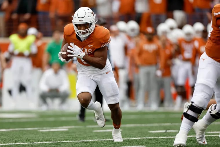 Bijan Robinson of the Texas Longhorns rushes for a touchdown in the first half against the Baylor Bears at Darrell K Royal-Texas Memorial Stadium on November 25, 2022 in Austin, Texas. (Photo by Tim Warner/Getty Images)