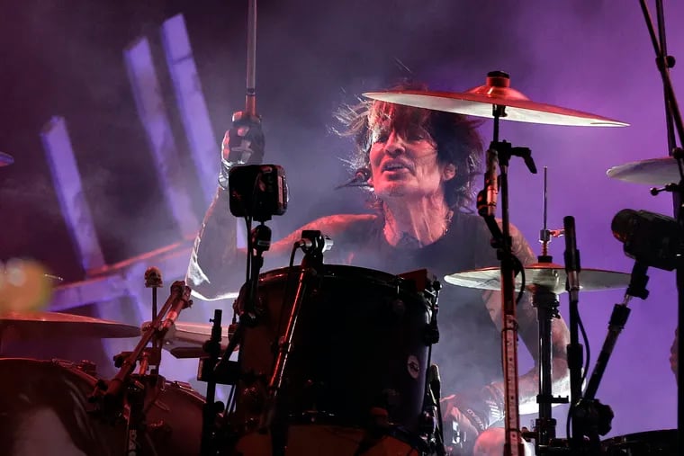 Mötley Crüe's Tommy Lee on the drums.