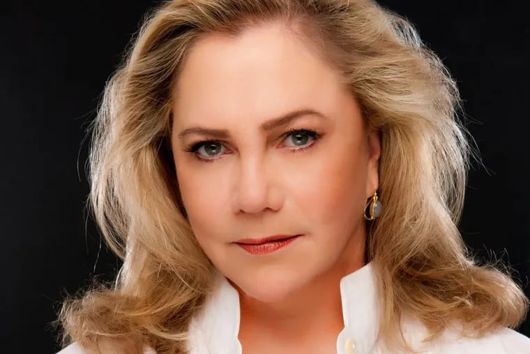 Kathleen Turner makes her world debut as a cabaret singer Monday at the Suzanne Roberts Theatre.