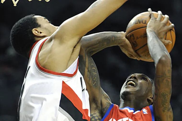 Lou Williams, right, led the Sixers scoring attack with 25 points. (Greg Wahl-Stephens/AP Photo)