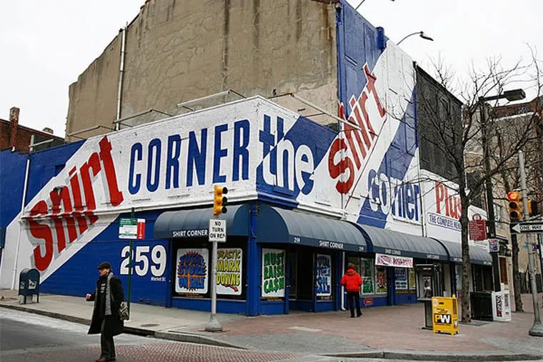 The Shirt Corner in 2009, at the northeast corner of Third and Market Streets.
