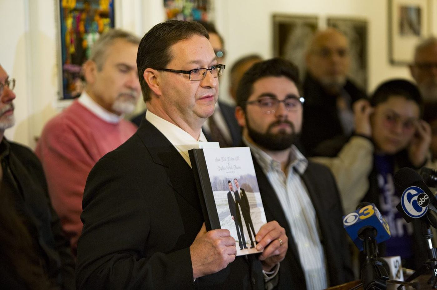 Seeking legal status in America, immigrant grabbed in Philly by ICE and jailed