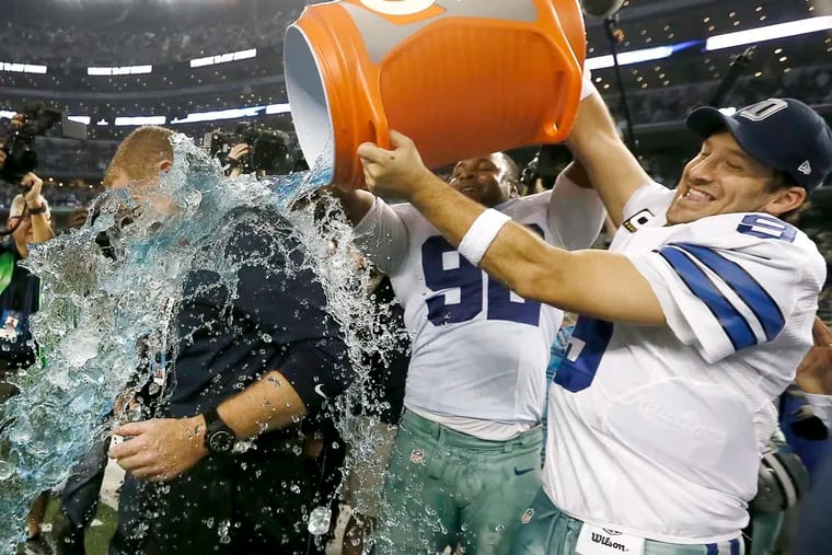Tony Romo is still a good play this week. (Brandon Wade/Associated Press)