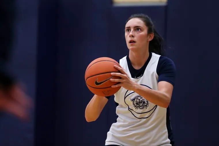Bridget Herlihy (1) runs drills during women's basketball practice at Villanova.