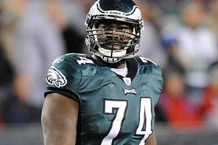 Winston Justice left the Eagles game against the Texans with a knee injury. (Clem Murray/Staff file photo)
