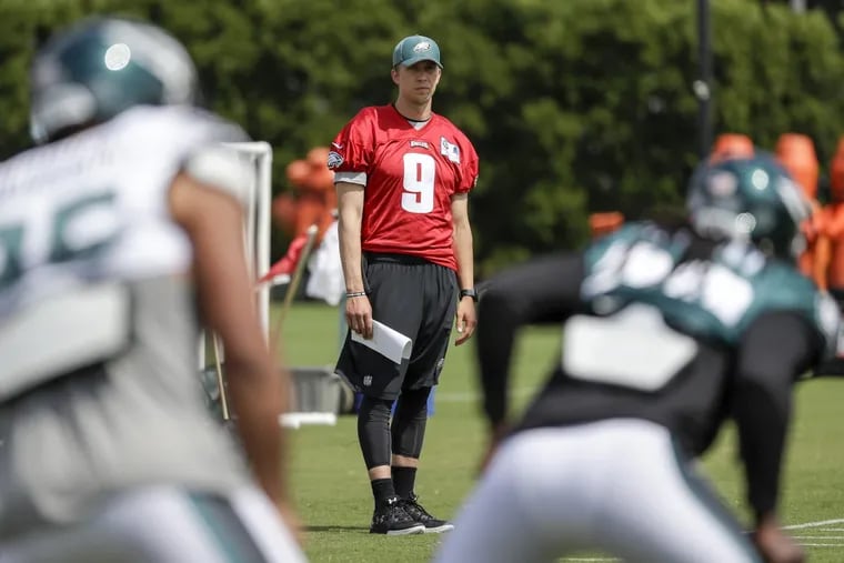 Eagles quarterback Nick Foles watches practice at the NovaCare Complex on Sunday, August 27, 2017. YONG KIM / Staff Photographer