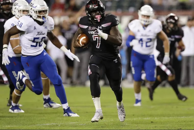 Temple running back Ryquell Armstead runs with the football against Tulsa during the second-quarter on Thursday, September 20, 2018 in Philadelphia. Armstead scored a 22-yard touchdown on the run. YONG KIM / Staff Photographer