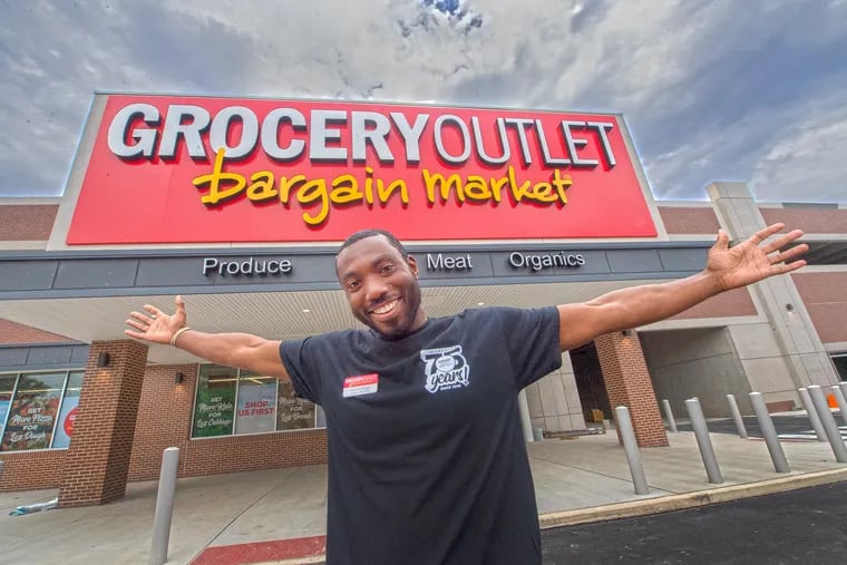 Donta Rose outside his new Grocery Outlet supermarket at 21st Street and Ridge Avenue in North Philadelphia.