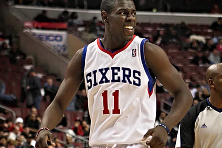 Jrue Holiday led the Sixers in scoring with 24 points against the Clippers. (David M Warren / Staff Photographer)