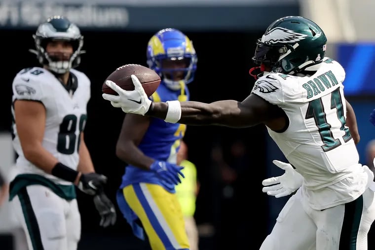 Eagles wide receiver A.J. Brown made a fantastic one-handed catch against the Rams late in the second quarter on Sunday.