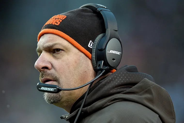 Cleveland Browns head coach Mike Pettine watches the action during the fourth quarter against the Pittsburgh Steelers at FirstEnergy Stadium. The Steelers beat the Browns 28-12.
