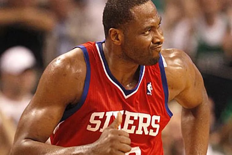 Elton Brand turned down bigger offers to join the 76ers because he felt they were committed to him. (Ron Cortes/Staff file photo)