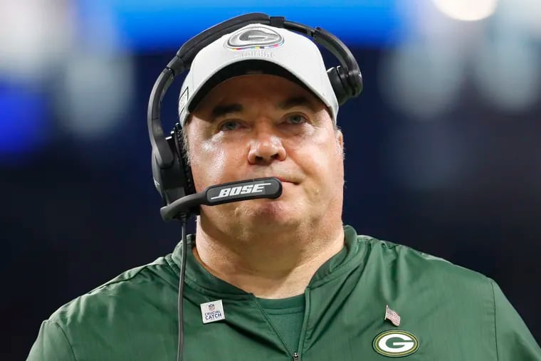 Mike McCarthy on the Green Bay sideline in October 2018.