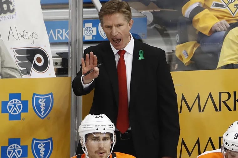 Flyers’ coach Dave Hakstol’s team is the underdog against the Penguins.
