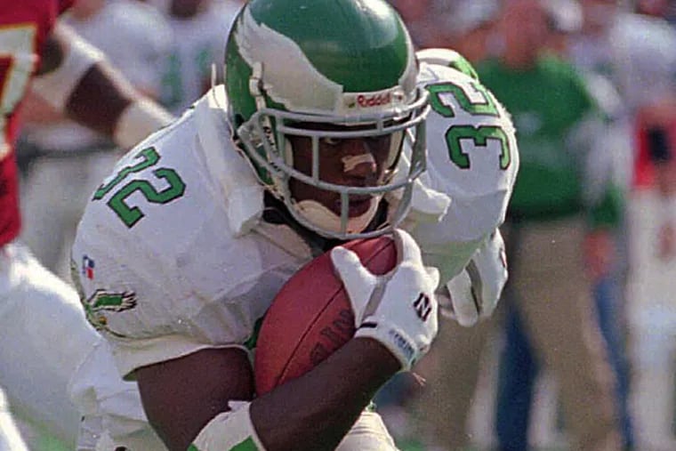 Ricky Watters, who rushed for nearly 4,000 yards in three prolific seasons with the Eagles in the mid-1990s, is a semifinalist for the Pro Football Hall of Fame.
