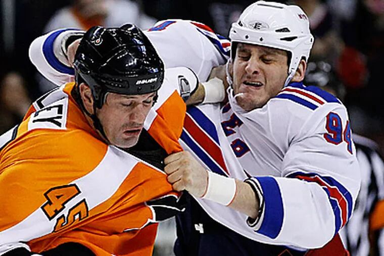 Philadelphia Flyers' Jody Shelley will meet with the NHL today. (AP Photo/Matt Slocum)