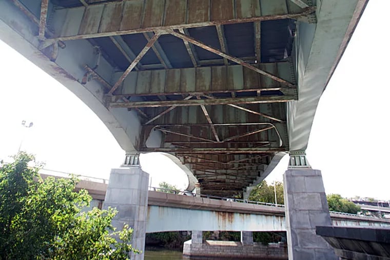 The underside of the deteriorated bridge carrying Spring Garden Street over the Schuylkill. DAVID M WARREN / Staff Photographer