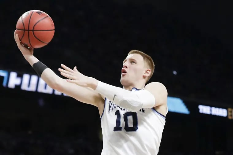 Villanova guard Donte DiVincenzo going in for a layup in the NCAA final.