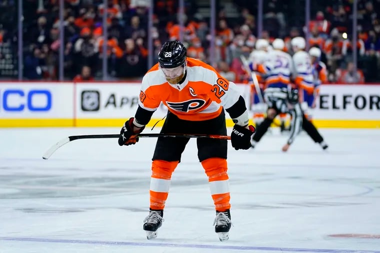 Flyers center Claude Giroux reacting after a New York Islanders goal on Tuesday night. Giroux, who is in the final year of his contract, will be a coveted player come March's trade deadline.