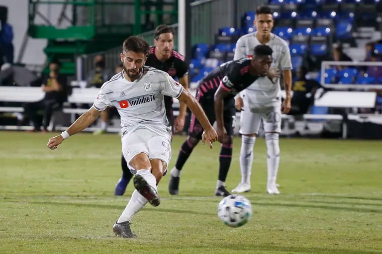 Diego Rossi (9) scored two goals in Los Angeles FC's win over the Seattle Sounders.