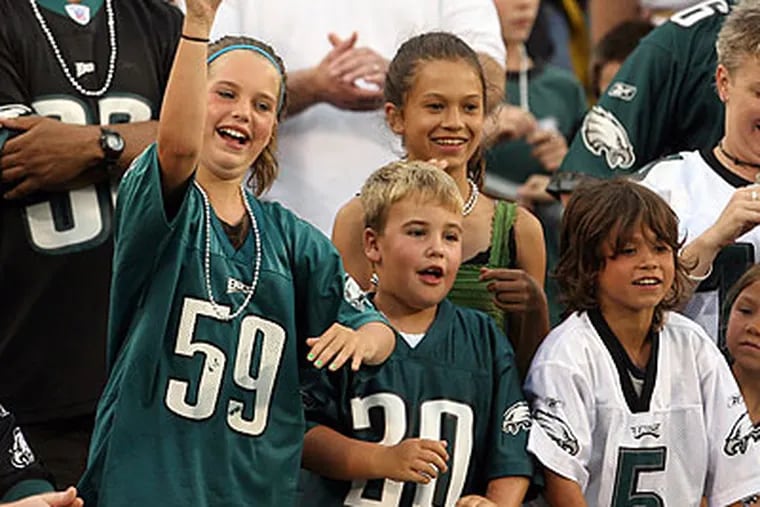 Only 30 percent of respondents picked the Eagles as their favorite local team. (Yong Kim / Staff Photographer)