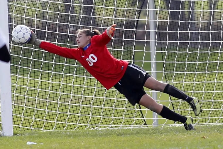 Gabrielle Krouse made seven saves for Williamstown in a 2-1 shootout win over Egg Harbor Township Monday.