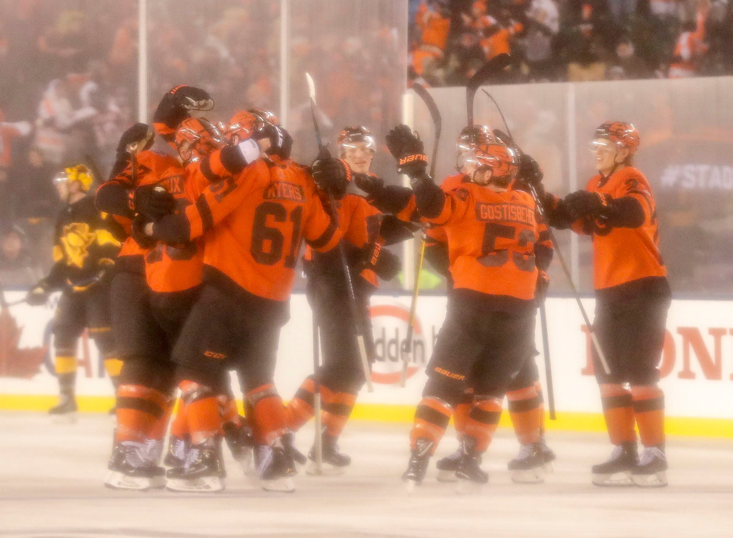 Flyers stun Penguins with late run, overtime goal in Stadium