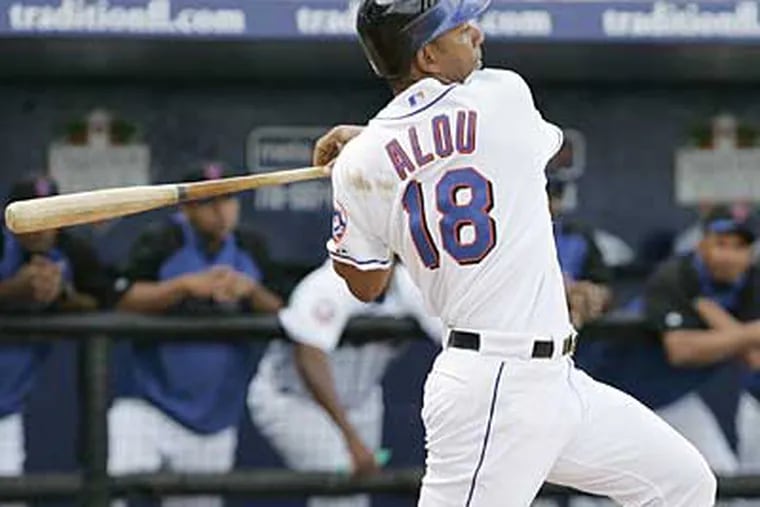 Mets bring back Alou